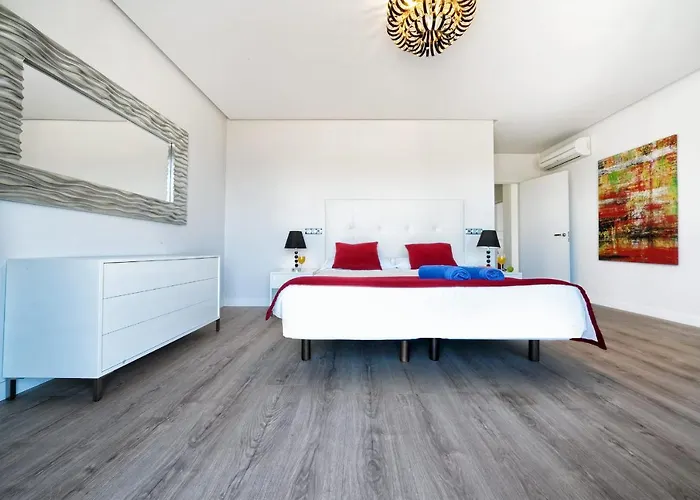Ananda Vistas Villa *